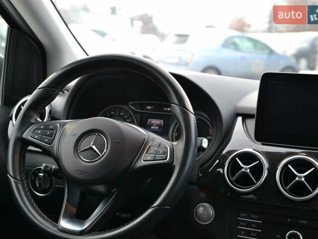 Синий Мерседес Б-класс, объемом двигателя 0 л и пробегом 80 тыс. км за 10500 $, фото 21 на Automoto.ua