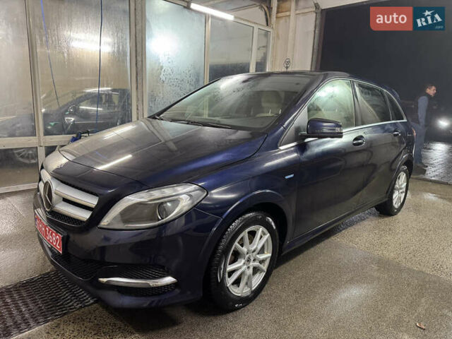 Синий Мерседес Б-класс, объемом двигателя 0 л и пробегом 111 тыс. км за 10800 $, фото 4 на Automoto.ua