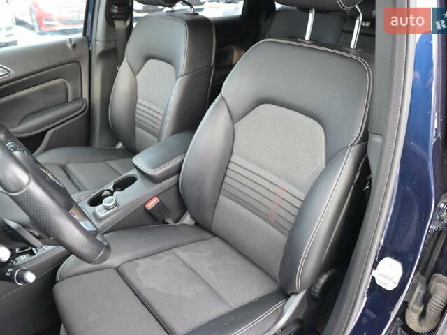 Синий Мерседес Б-класс, объемом двигателя 0 л и пробегом 80 тыс. км за 10500 $, фото 12 на Automoto.ua