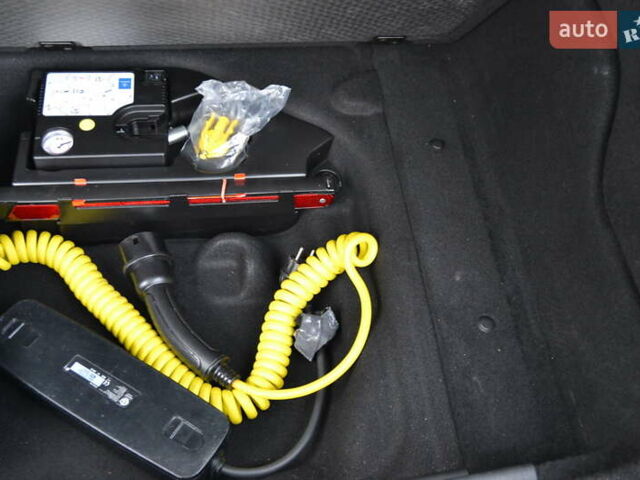 Синий Мерседес Б-класс, объемом двигателя 0 л и пробегом 80 тыс. км за 10500 $, фото 45 на Automoto.ua