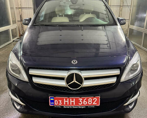 Синий Мерседес Б-класс, объемом двигателя 0 л и пробегом 111 тыс. км за 10800 $, фото 2 на Automoto.ua