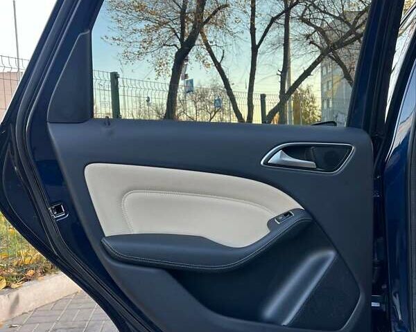 Синій Мерседес Б-клас, об'ємом двигуна 0 л та пробігом 63 тис. км за 11000 $, фото 19 на Automoto.ua