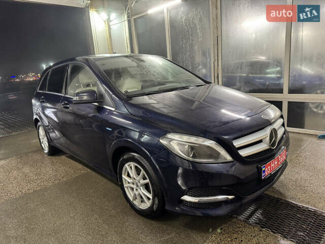 Синий Мерседес Б-класс, объемом двигателя 0 л и пробегом 111 тыс. км за 10800 $, фото 3 на Automoto.ua
