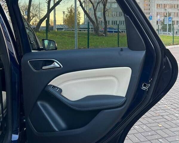 Синій Мерседес Б-клас, об'ємом двигуна 0 л та пробігом 63 тис. км за 11000 $, фото 12 на Automoto.ua