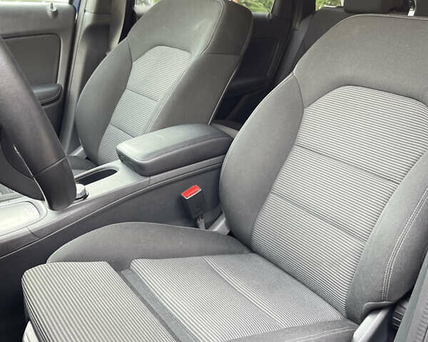 Синий Мерседес Б-класс, объемом двигателя 0 л и пробегом 90 тыс. км за 12500 $, фото 7 на Automoto.ua