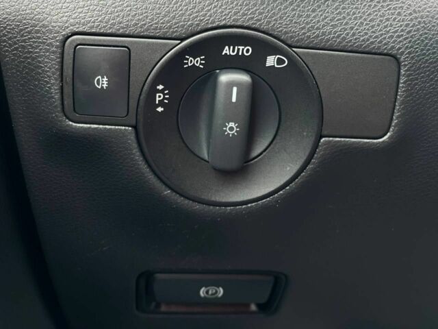 Синій Мерседес Б-клас, об'ємом двигуна 0 л та пробігом 100 тис. км за 11900 $, фото 18 на Automoto.ua