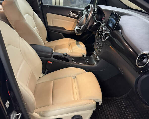 Синий Мерседес Б-класс, объемом двигателя 0 л и пробегом 111 тыс. км за 10800 $, фото 10 на Automoto.ua