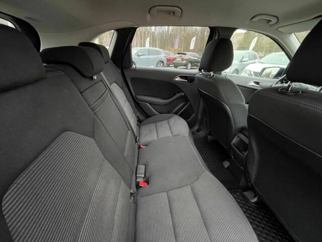 Синій Мерседес Б-клас, об'ємом двигуна 0 л та пробігом 100 тис. км за 11900 $, фото 21 на Automoto.ua