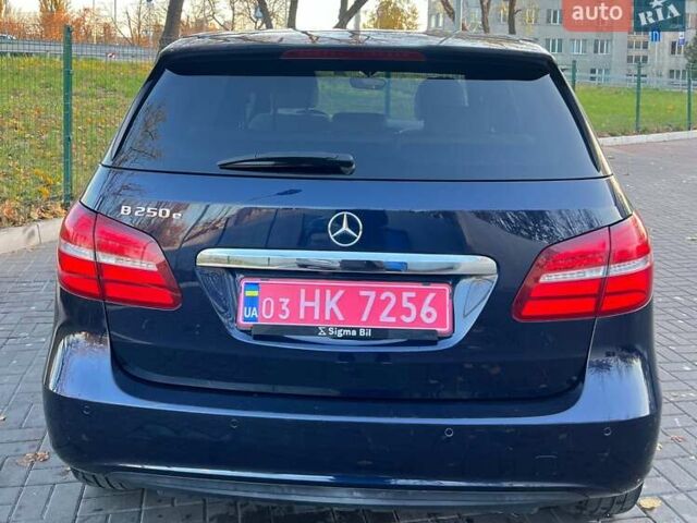 Синій Мерседес Б-клас, об'ємом двигуна 0 л та пробігом 63 тис. км за 11000 $, фото 5 на Automoto.ua