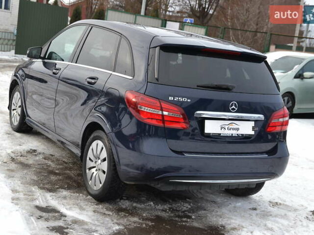 Синий Мерседес Б-класс, объемом двигателя 0 л и пробегом 80 тыс. км за 10500 $, фото 9 на Automoto.ua