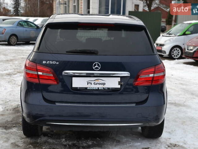 Синий Мерседес Б-класс, объемом двигателя 0 л и пробегом 80 тыс. км за 10500 $, фото 8 на Automoto.ua