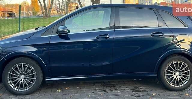 Синій Мерседес Б-клас, об'ємом двигуна 0 л та пробігом 63 тис. км за 11000 $, фото 2 на Automoto.ua