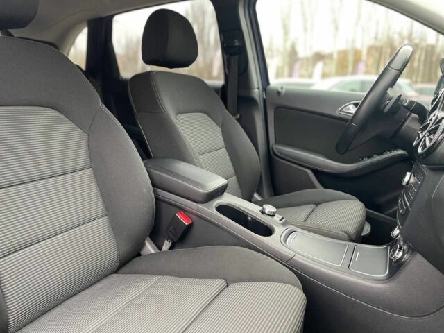 Синій Мерседес Б-клас, об'ємом двигуна 0 л та пробігом 100 тис. км за 11900 $, фото 19 на Automoto.ua