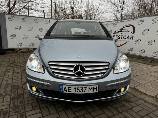 Синий Мерседес Б-класс, объемом двигателя 2 л и пробегом 147 тыс. км за 6300 $, фото 4 на Automoto.ua