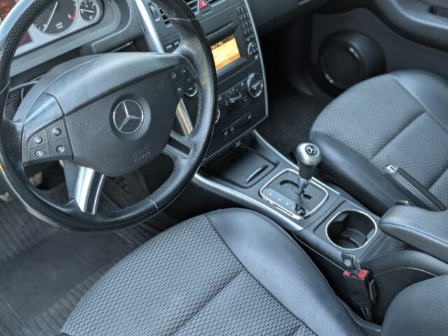 Синій Мерседес Б-клас, об'ємом двигуна 2 л та пробігом 235 тис. км за 8900 $, фото 6 на Automoto.ua