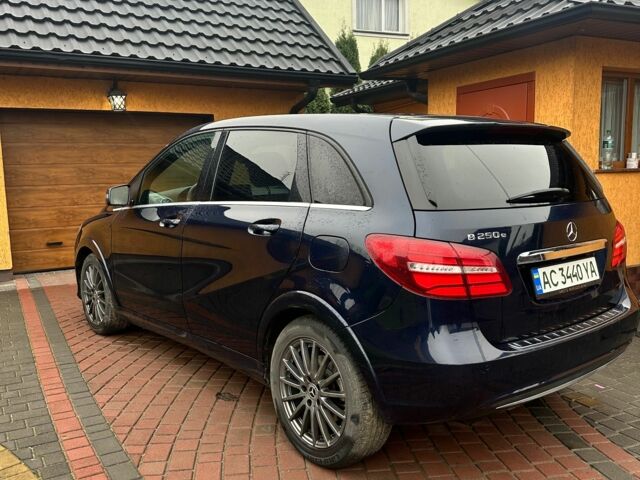 Синій Мерседес Б-клас, об'ємом двигуна 0 л та пробігом 144 тис. км за 10300 $, фото 1 на Automoto.ua