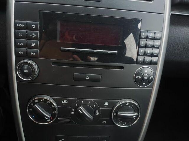 Синій Мерседес Б-клас, об'ємом двигуна 2 л та пробігом 76 тис. км за 7999 $, фото 6 на Automoto.ua