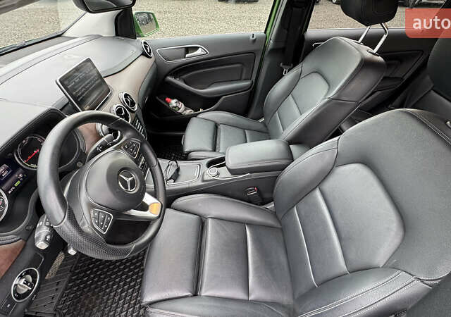 Зелений Мерседес Б-клас, об'ємом двигуна 0 л та пробігом 53 тис. км за 9999 $, фото 25 на Automoto.ua