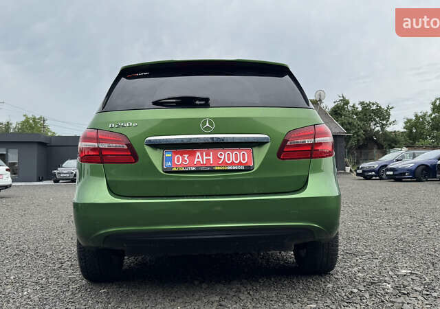 Зелений Мерседес Б-клас, об'ємом двигуна 0 л та пробігом 53 тис. км за 9999 $, фото 9 на Automoto.ua