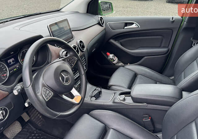 Зелений Мерседес Б-клас, об'ємом двигуна 0 л та пробігом 53 тис. км за 9999 $, фото 19 на Automoto.ua