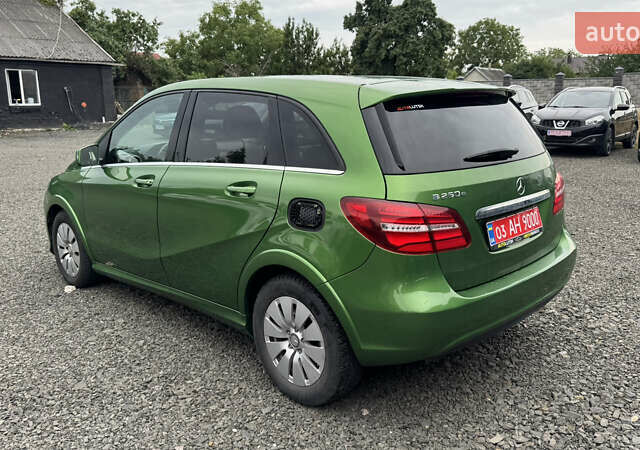 Зелений Мерседес Б-клас, об'ємом двигуна 0 л та пробігом 53 тис. км за 9999 $, фото 12 на Automoto.ua