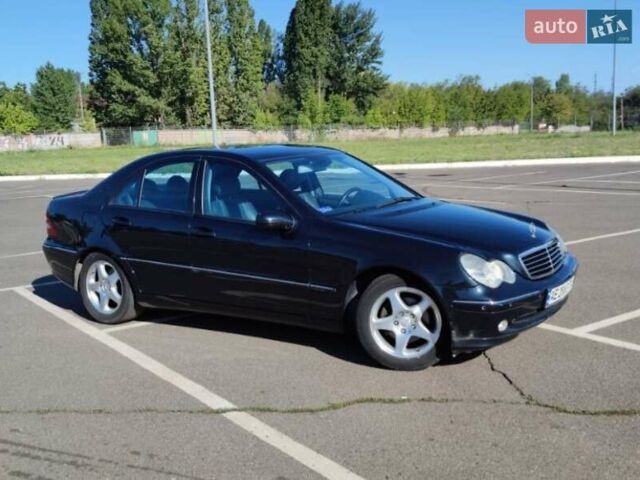 Мерседес Ц 200, объемом двигателя 2 л и пробегом 202 тыс. км за 4000 $, фото 1 на Automoto.ua
