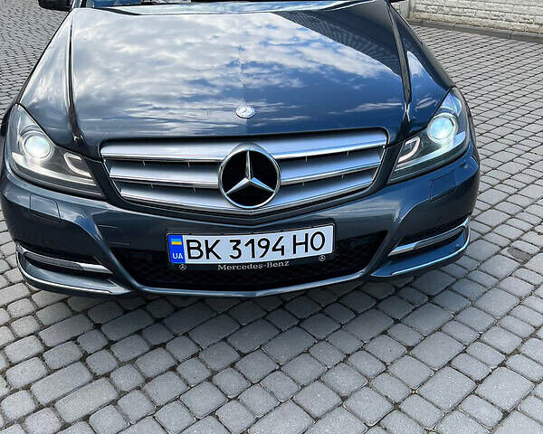 Мерседес Ц 220, объемом двигателя 2.2 л и пробегом 325 тыс. км за 10000 $, фото 15 на Automoto.ua