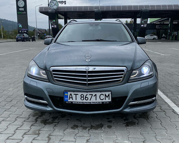 Серый Мерседес Ц 220, объемом двигателя 2.1 л и пробегом 349 тыс. км за 8725 $, фото 3 на Automoto.ua