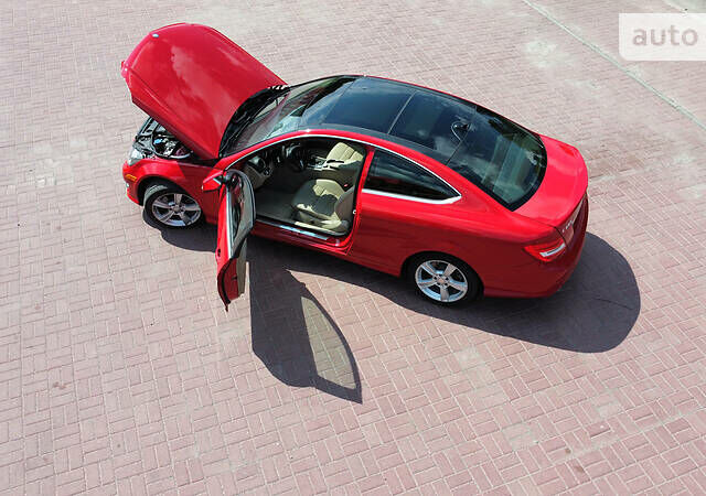 Красный Мерседес Ц 250, объемом двигателя 1.8 л и пробегом 36 тыс. км за 13800 $, фото 22 на Automoto.ua