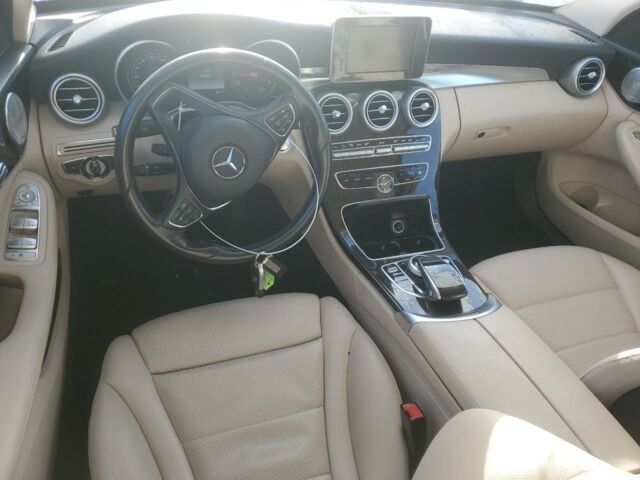 Белый Мерседес Ц 300, объемом двигателя 2 л и пробегом 89 тыс. км за 12500 $, фото 7 на Automoto.ua