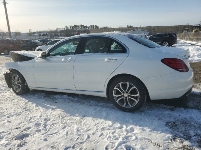 Белый Мерседес Ц 300, объемом двигателя 2 л и пробегом 89 тыс. км за 12500 $, фото 3 на Automoto.ua