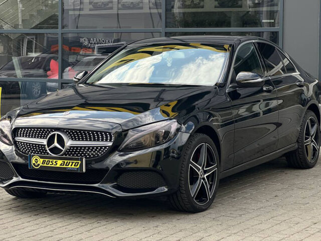 Мерседес Ц 300 2017 в Ивано-Франковске на Automoto.ua Черный Мерседес Ц 300, объемом двигателя 2 л и пробегом 121 тыс. км за 24000 $, фото 2 на Automoto.ua