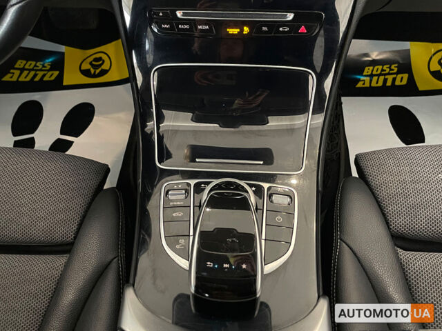 Белый Мерседес Ц 350, объемом двигателя 2 л и пробегом 93 тыс. км за 25500 $, фото 16 на Automoto.ua
