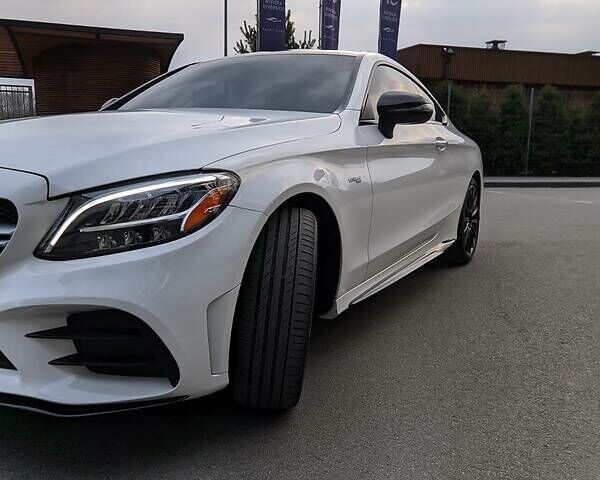 Білий Мерседес C 43 AMG, об'ємом двигуна 3 л та пробігом 10 тис. км за 45000 $, фото 4 на Automoto.ua