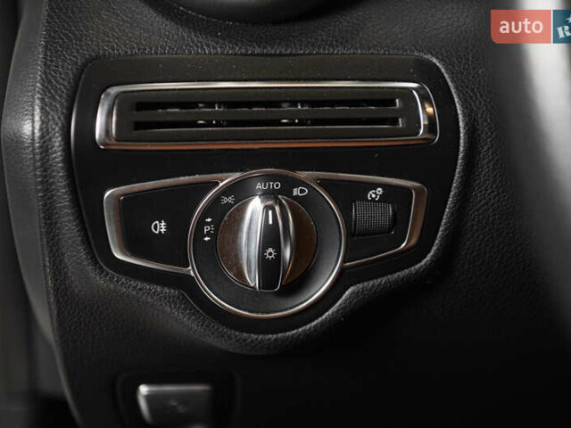 Білий Мерседес Ц-Клас, об'ємом двигуна 1.99 л та пробігом 134 тис. км за 33900 $, фото 31 на Automoto.ua