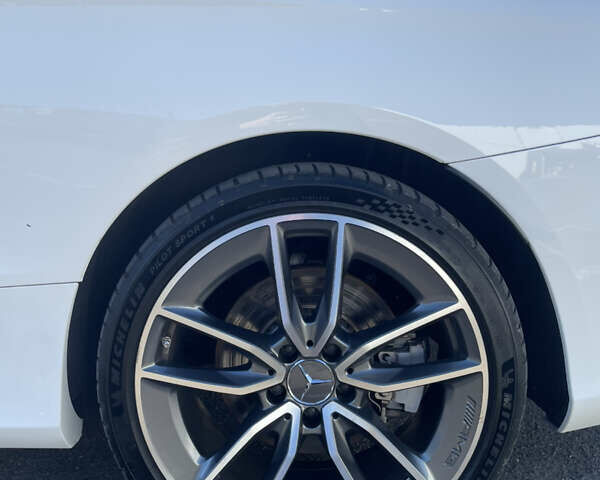 Белый Мерседес Ц-Класс, объемом двигателя 3 л и пробегом 76 тыс. км за 39999 $, фото 13 на Automoto.ua