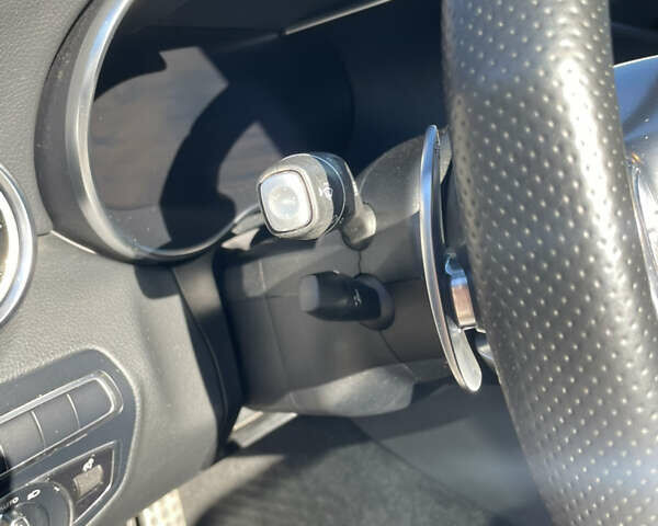 Белый Мерседес Ц-Класс, объемом двигателя 3 л и пробегом 76 тыс. км за 39999 $, фото 50 на Automoto.ua