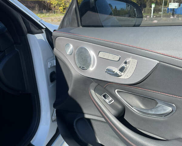 Белый Мерседес Ц-Класс, объемом двигателя 3 л и пробегом 76 тыс. км за 39999 $, фото 41 на Automoto.ua