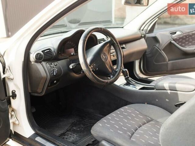 Білий Мерседес Ц-Клас, об'ємом двигуна 1.8 л та пробігом 180 тис. км за 5300 $, фото 13 на Automoto.ua