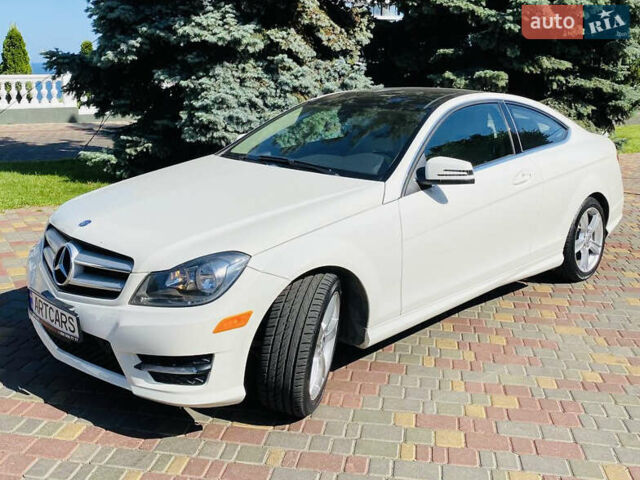 Белый Мерседес Ц-Класс, объемом двигателя 1.8 л и пробегом 70 тыс. км за 14500 $, фото 1 на Automoto.ua
