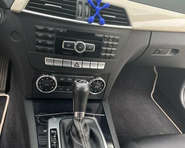 Білий Мерседес Ц-Клас, об'ємом двигуна 1.8 л та пробігом 97 тис. км за 12900 $, фото 7 на Automoto.ua