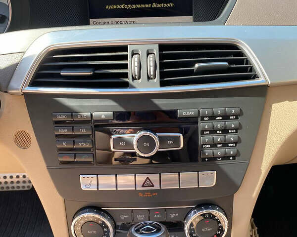 Белый Мерседес Ц-Класс, объемом двигателя 1.8 л и пробегом 70 тыс. км за 14500 $, фото 12 на Automoto.ua