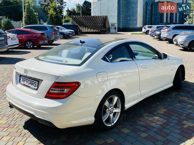 Белый Мерседес Ц-Класс, объемом двигателя 1.8 л и пробегом 70 тыс. км за 14500 $, фото 7 на Automoto.ua
