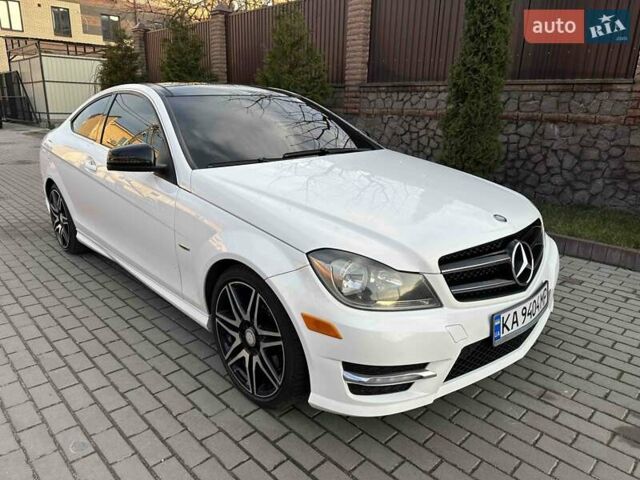 Белый Мерседес Ц-Класс, объемом двигателя 1.8 л и пробегом 178 тыс. км за 11800 $, фото 1 на Automoto.ua