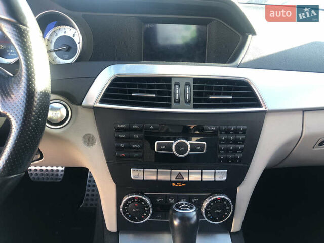 Белый Мерседес Ц-Класс, объемом двигателя 1.8 л и пробегом 150 тыс. км за 11999 $, фото 8 на Automoto.ua