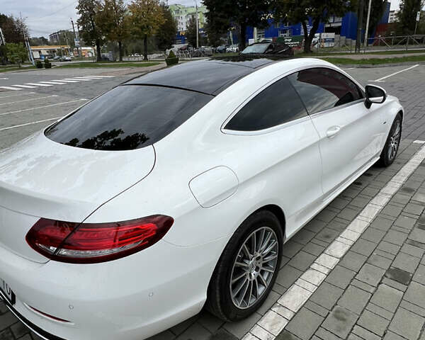 Білий Мерседес Ц-Клас, об'ємом двигуна 2.14 л та пробігом 56 тис. км за 33000 $, фото 5 на Automoto.ua