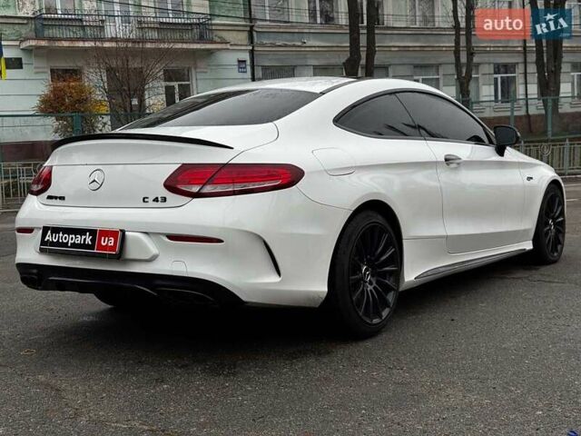 Білий Мерседес Ц-Клас, об'ємом двигуна 3 л та пробігом 88 тис. км за 30740 $, фото 12 на Automoto.ua