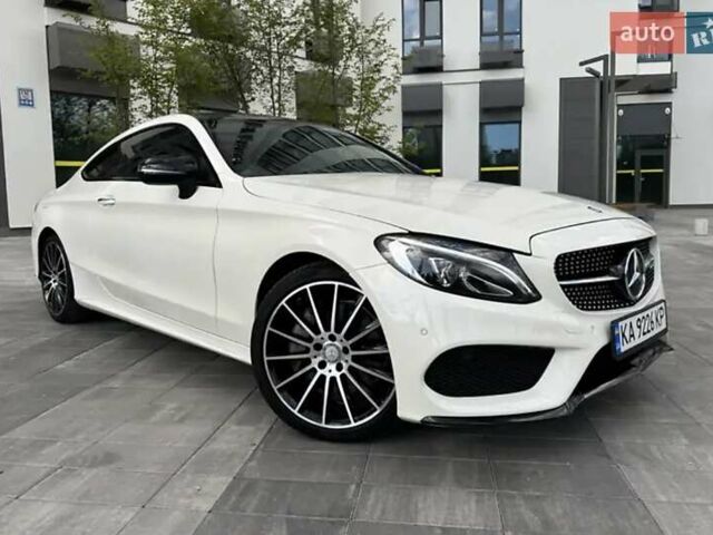 Белый Мерседес Ц-Класс, объемом двигателя 1.99 л и пробегом 135 тыс. км за 28500 $, фото 2 на Automoto.ua