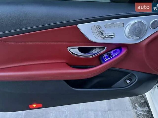 Белый Мерседес Ц-Класс, объемом двигателя 1.99 л и пробегом 135 тыс. км за 28500 $, фото 12 на Automoto.ua