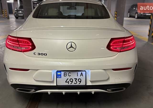 Белый Мерседес Ц-Класс, объемом двигателя 1.99 л и пробегом 105 тыс. км за 26500 $, фото 7 на Automoto.ua